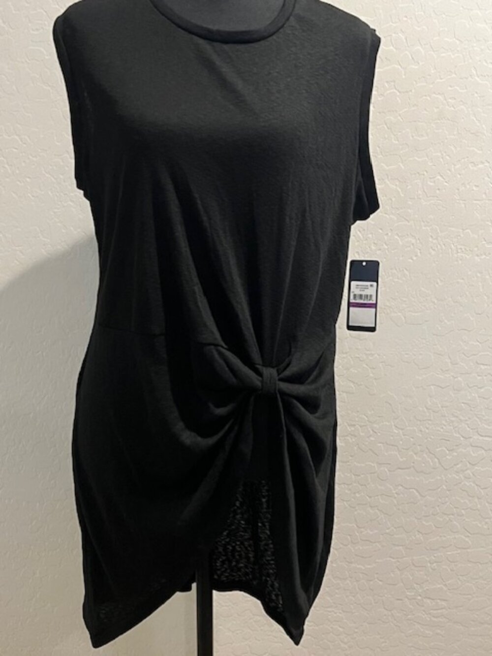 Black Twist front Tunic Top XXL Asymmetrical Hem NWT